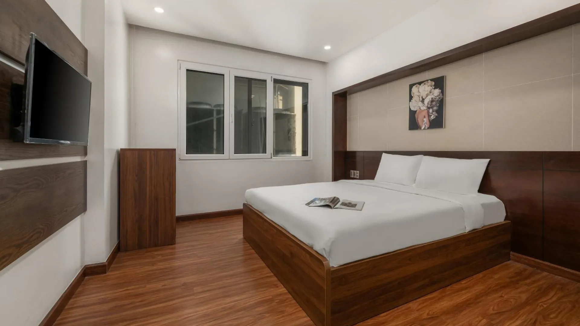 Tokyo Boutique Front Beach Hotel Da Nang
