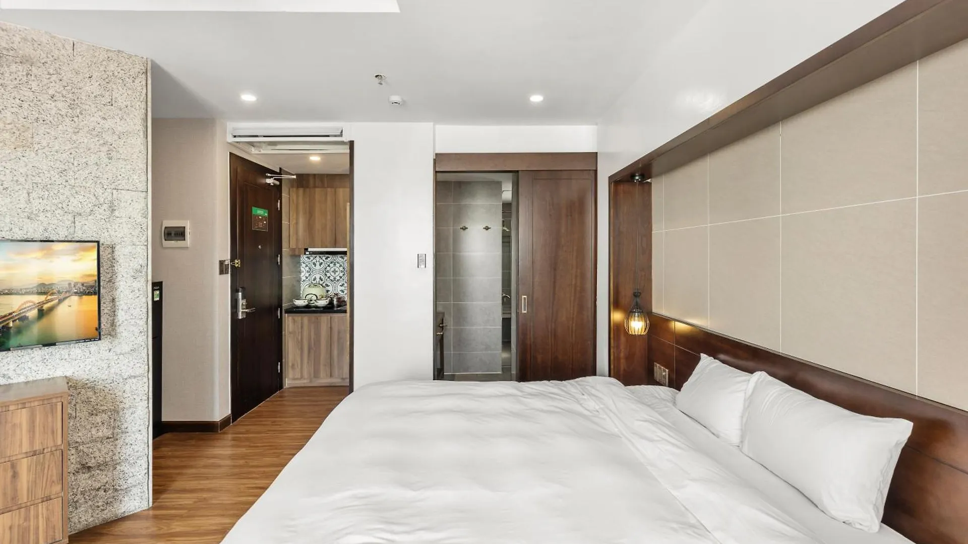 Tokyo Boutique Front Beach Hotel Da Nang Vietnam