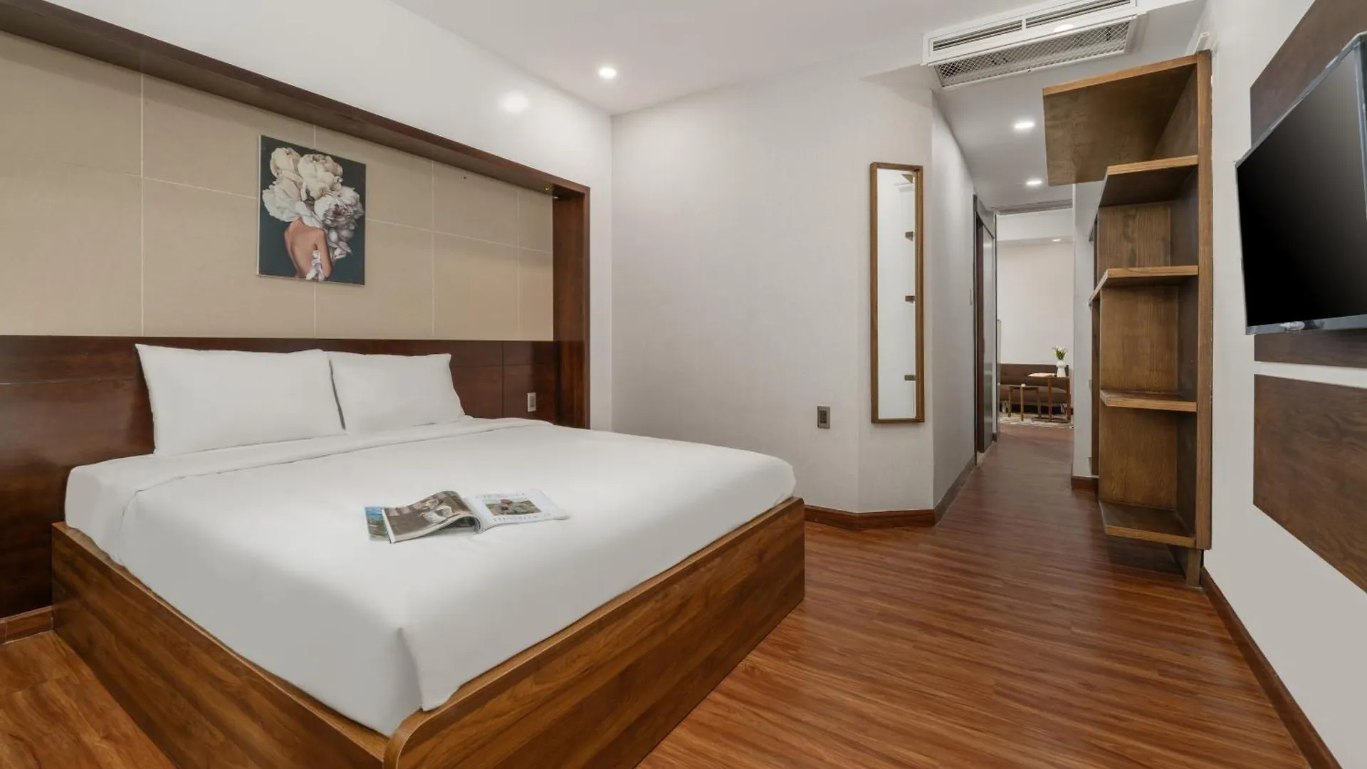 Tokyo Boutique Front Beach Hotel Da Nang